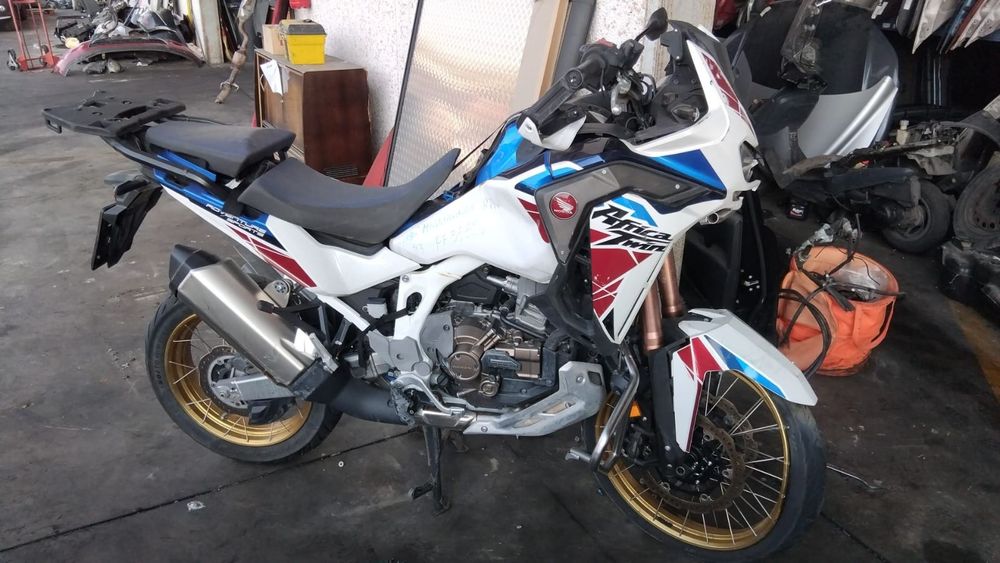 Хонда Африка Туин (Honda Africa Twin 1100)-на части