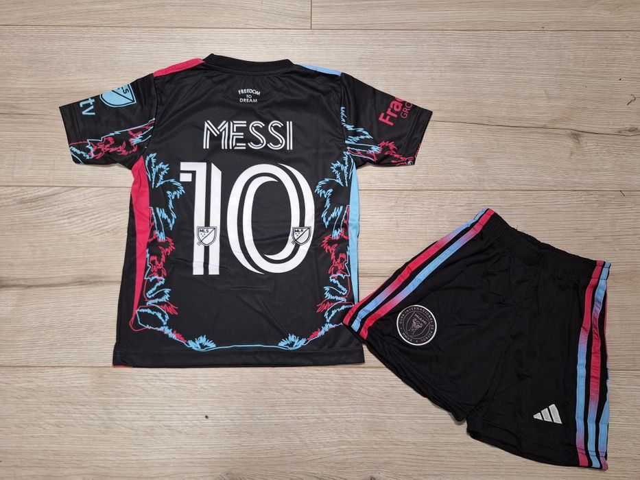 Детски екип на Меси Интер Маями специално издание!!!