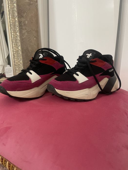 Togoshi Сникърси  38-ми номер Розов