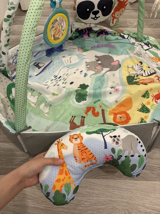 Игровой коврик 115 на 110 см.