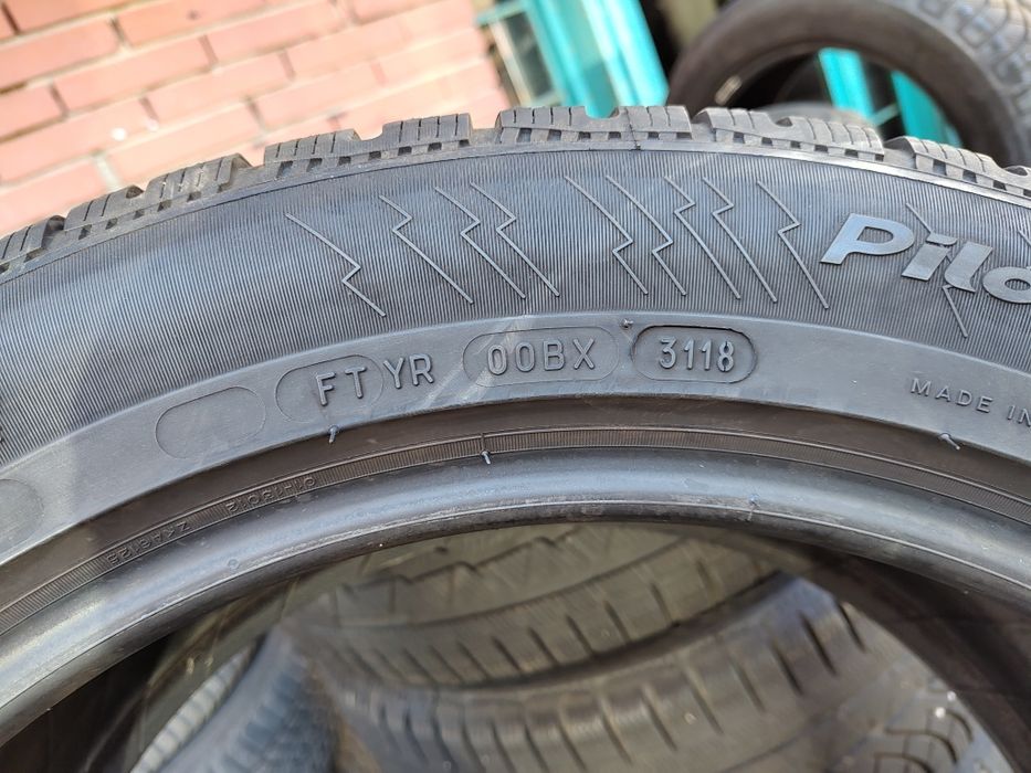 Продавам 4 зимни гуми 225/55/18 Michelin