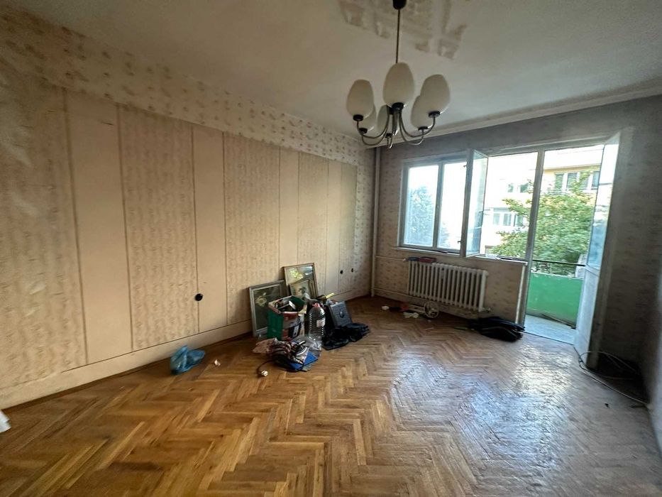 Продава се Двустаен апартамент в Разград, Център - 68 кв.м за 1650 €/кв.м - Снимка #3
