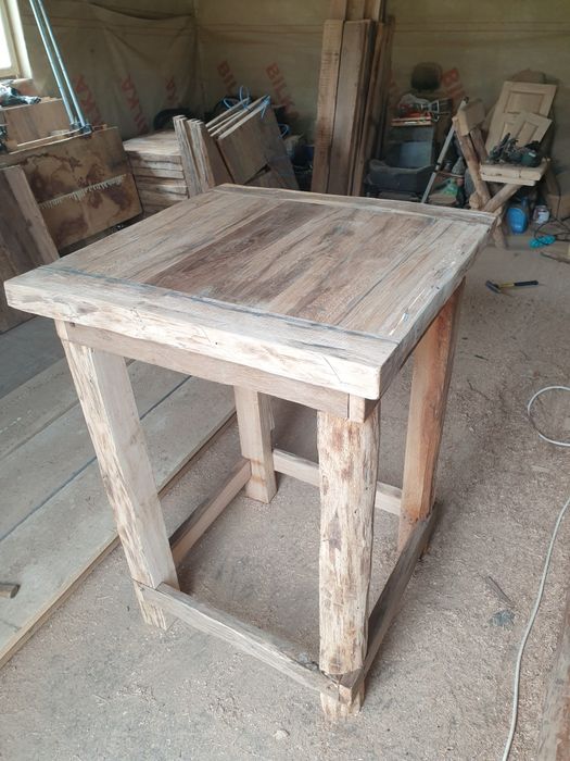 Mese din lemn de stejar recuperat