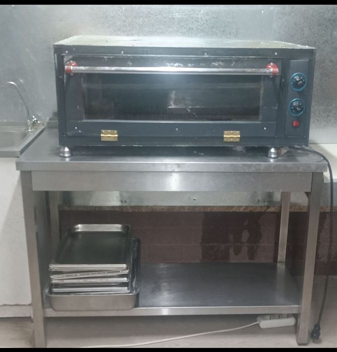 Печь кулинарная на 220 v продаетса