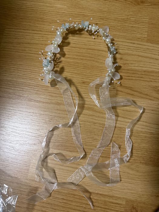 Елегантна диадема за коса