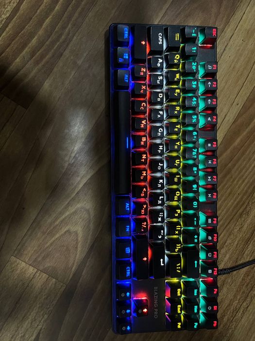 Продам клавиатуру БУ