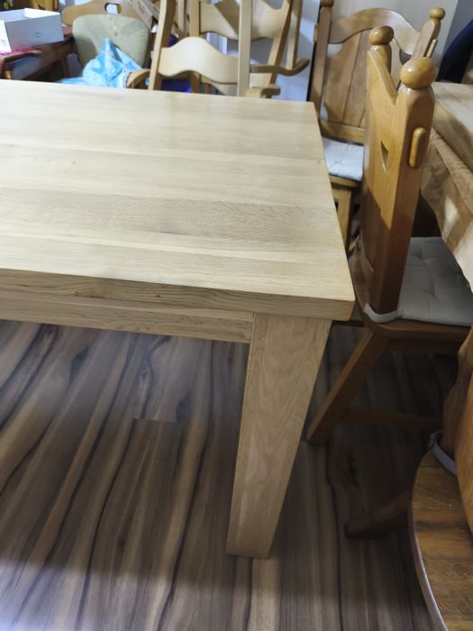 Masă din stejar masiv,impecabilă!