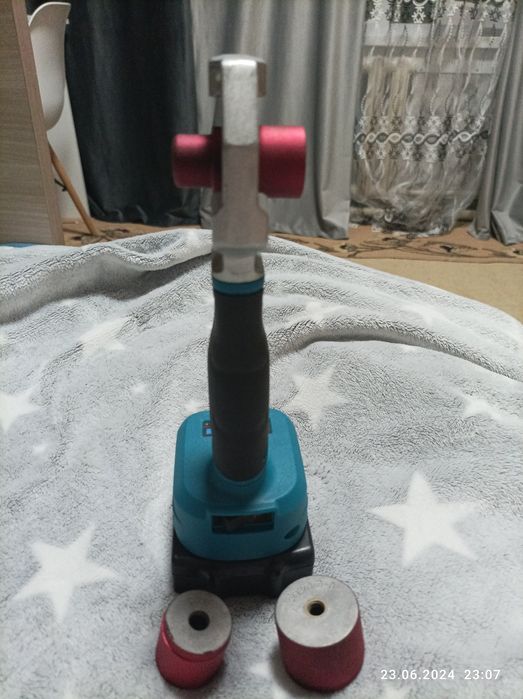 Продам паяльный утюг фирмы Макита