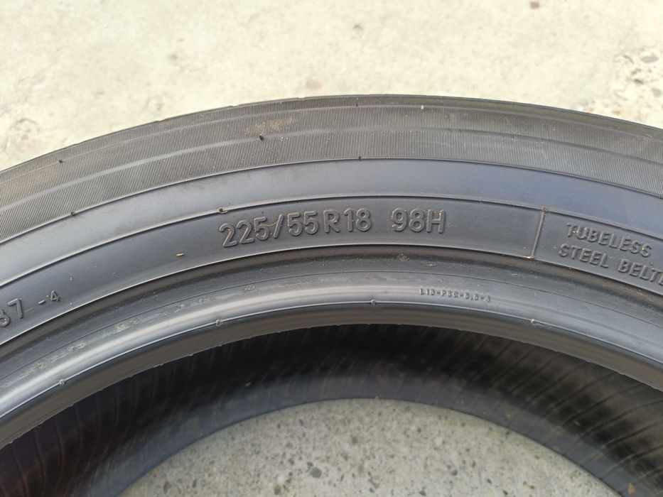 Doua anvelope vara 225 55 18 toyo profil de 7,8 mm