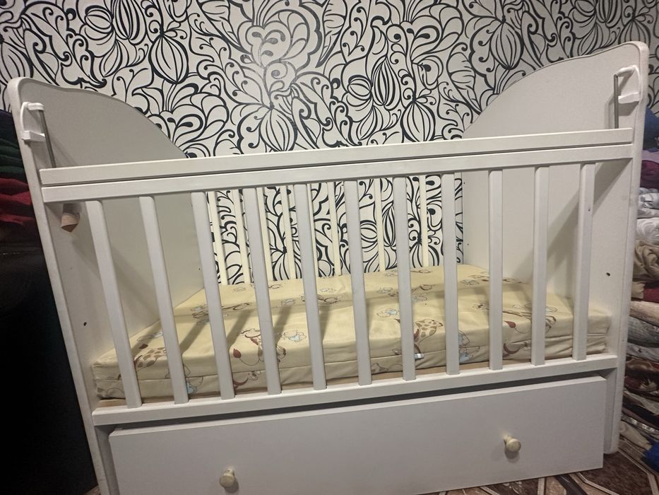 Детская кроватка
