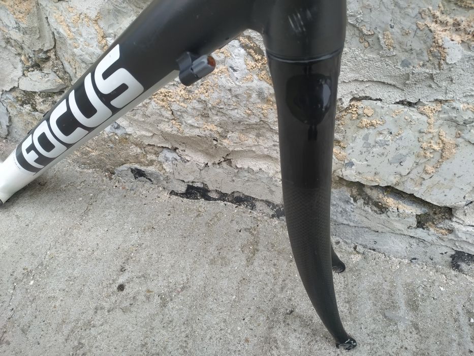 Шосейна рамка с карбонова вилка