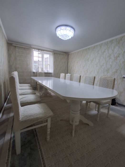 Стол для гостиной