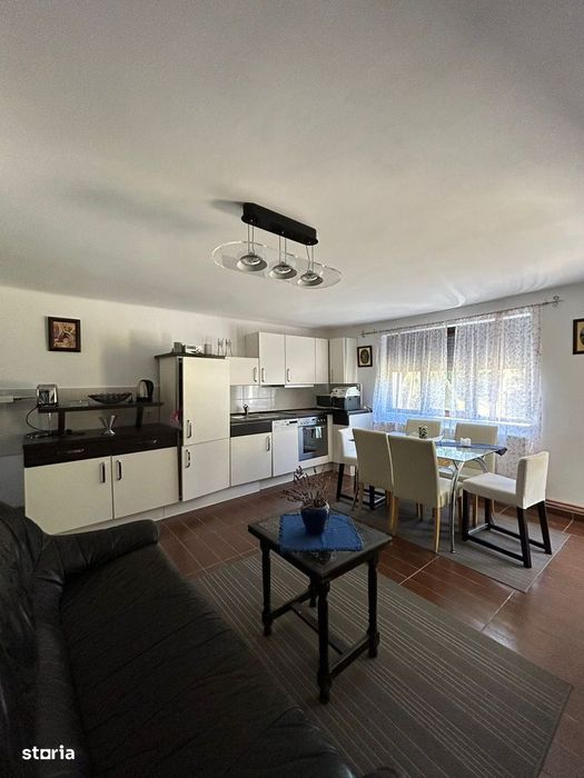 Casă de vânzare în comuna Sălătrucu, județ Argeș.