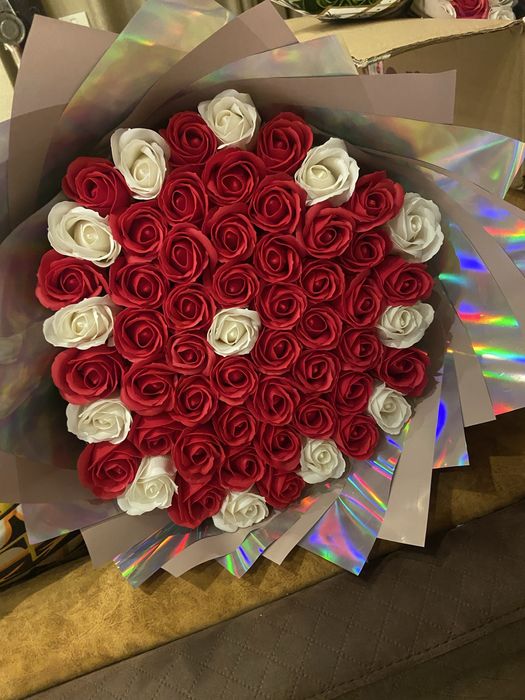 Buchet 57 de trandafiri din sapun