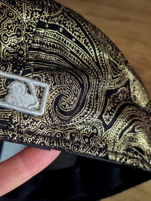 Оригинална шапка New Era 59FIFTY - NY Yankees (Paisley Gold