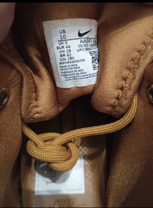 Sneakersi nike (MID)