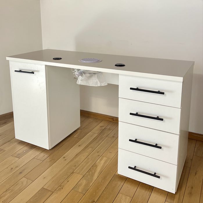 Masa noua de manichiura cu aspirator incorporat!!!