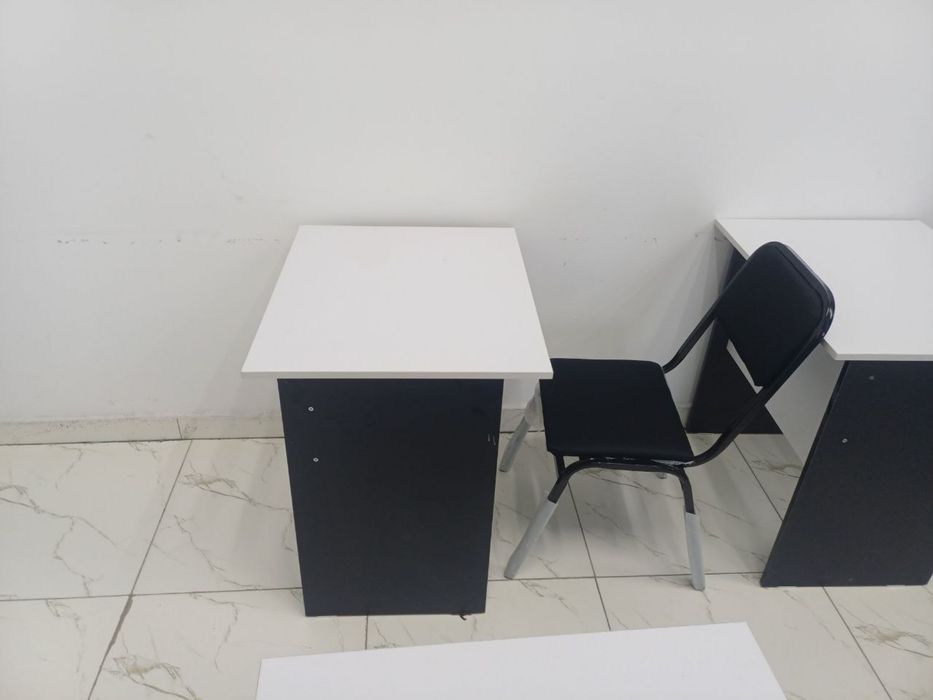 Parta va stullar sotiladi(15 ta)