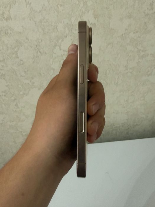 Продам Iphone 16 pro 256гб