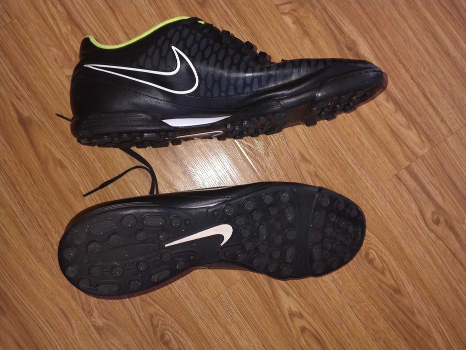 Ghete fotbal Nike mărimea 48.5 – stare foarte bună