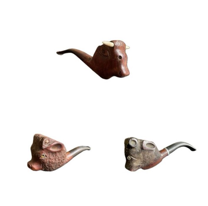 Colectie de pipe sculptate din lemn cu suport mare