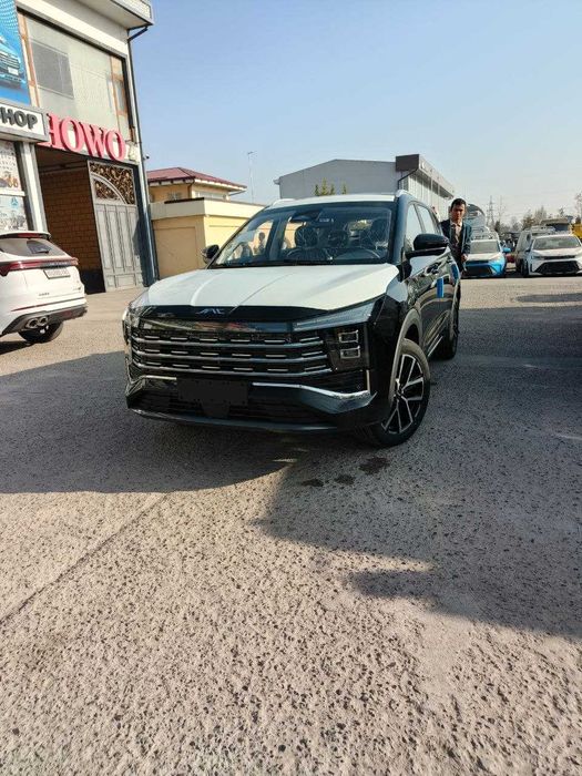 Jac JS8 Кроссовер 1кунда номизга чикади