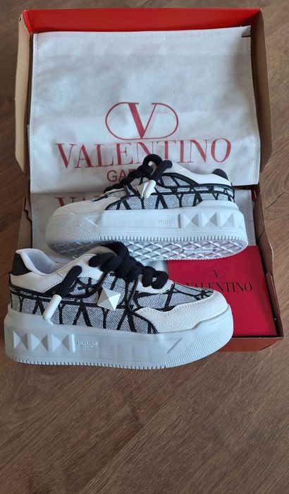 Дамски кецове обувки Valentino маратонки