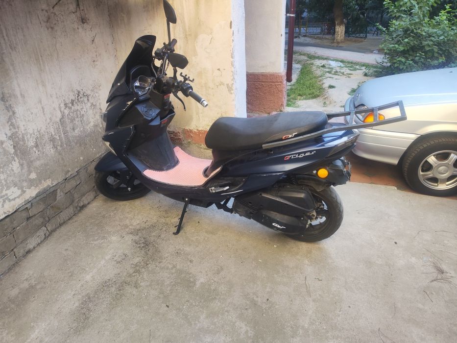 Skuter GST tiger sotiladi srochni