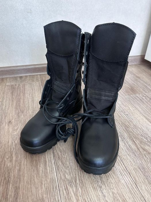 Ботинки кожанные 42 размер