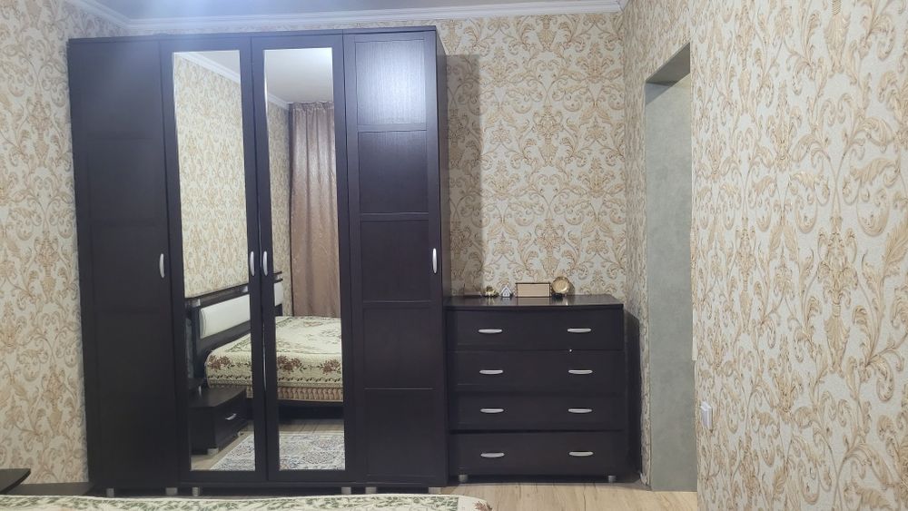 Продам спальный гарнитур