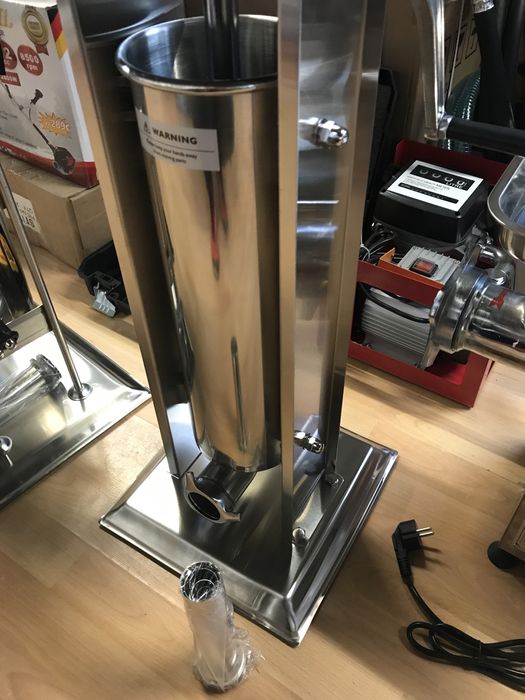 ПЪЛНАЧКА за месо - наденици и колбаси - 7 литра