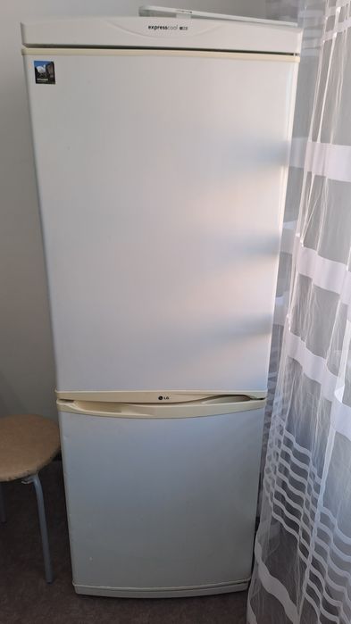 Срочно продам холодильник