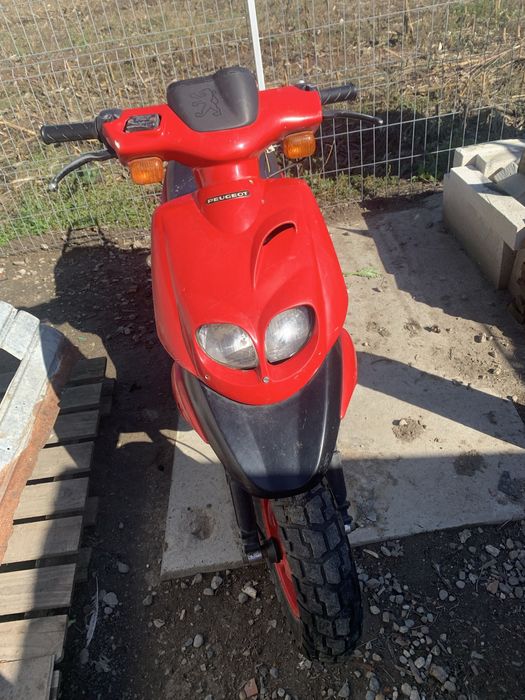Vand scuter peugeot trekker