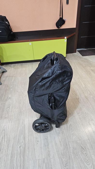 Продам всесезонную коляску