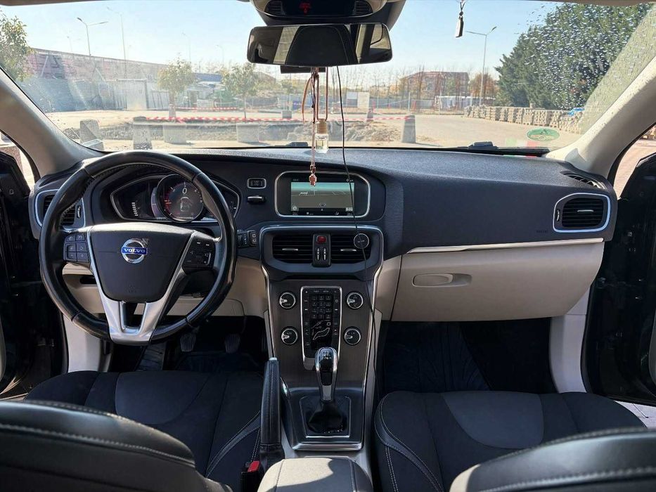 Volvo V40 D4 2.0 Diesel 190 CP – 2015