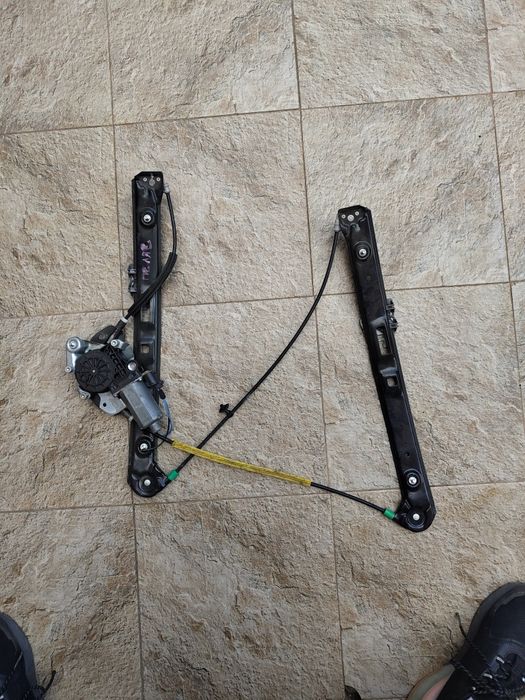 Преден ляв стъклоповдигач Бмв Е46