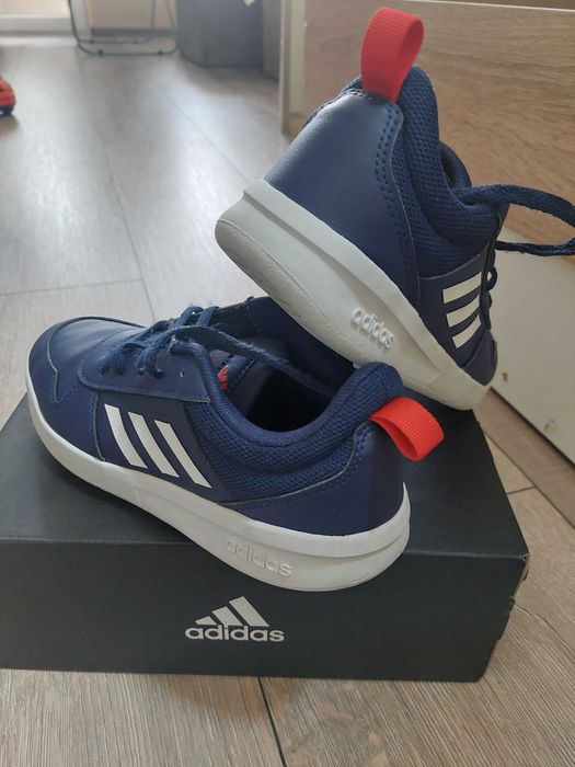 Детски маратонки Adidas, 35 номер