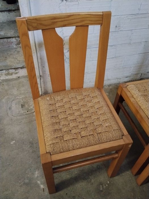 Mesa cu 4 scaune de bucatarie