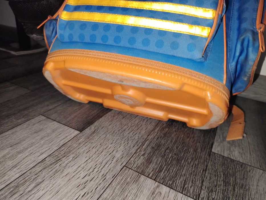 Школьный рюкзак Портфель с твёрдым дном и отражателями пыльный надо