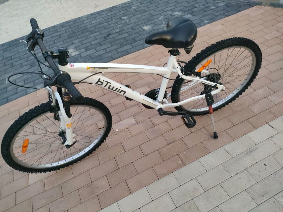 Bicicleta Mtb 30. Stare ca noua 26 inch
CADRU: fier
- FURCA: VELORS
-