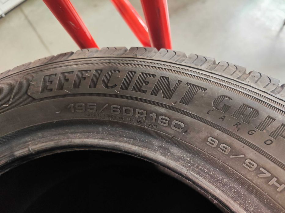 4бр.зимни гуми 195/60/16C Goodyear