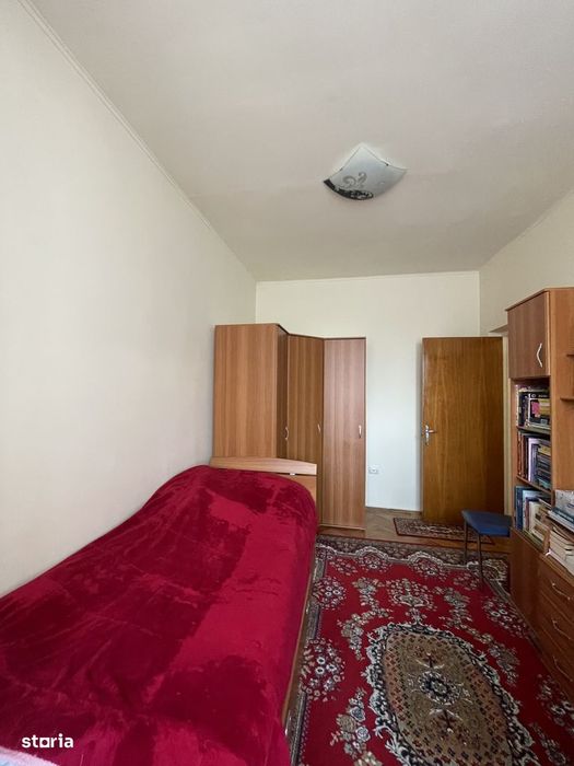 Apartament 4 camere cu GARAJ