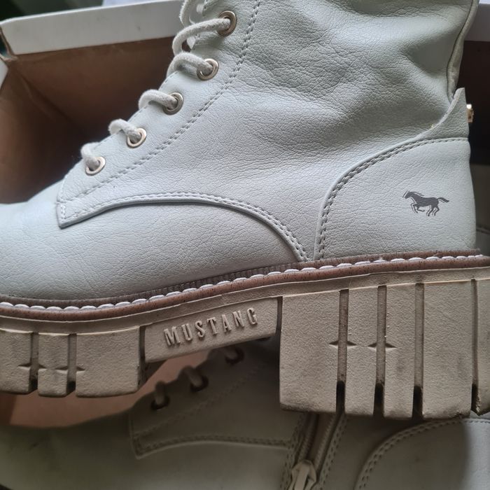 Bocanci damă Mustang 42