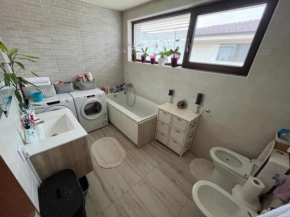 Vand casa tip duplex