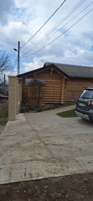 Foișor casa lemn leagăn si masa gradina