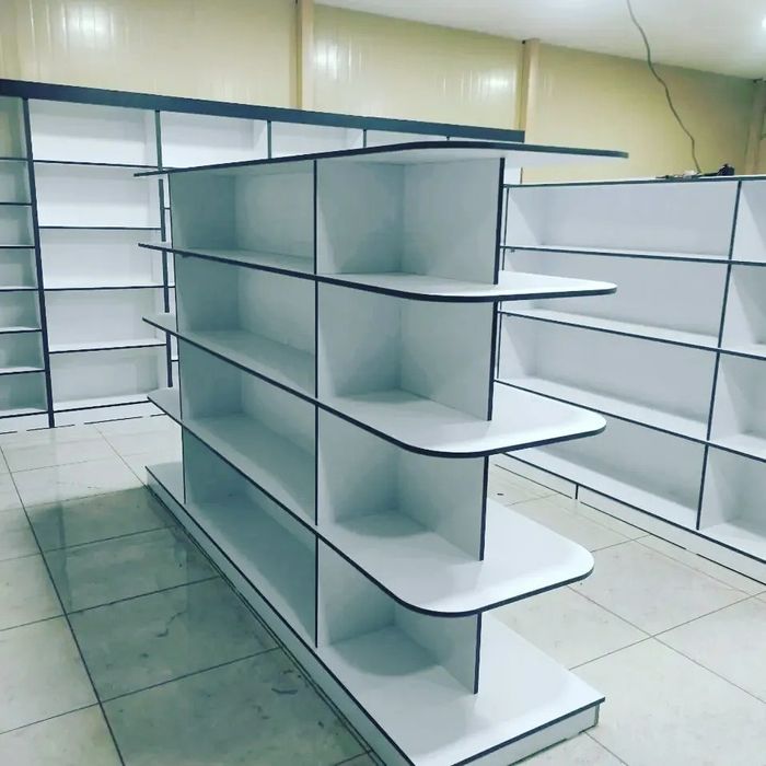 Полки для магазинов и аптек итд.