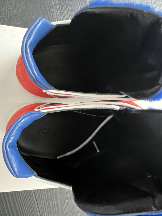 Adidasi deosebiti Iceberg