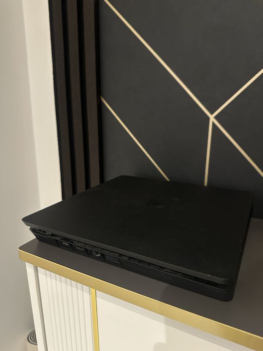 PS4 Slim , impecabil cu un controller