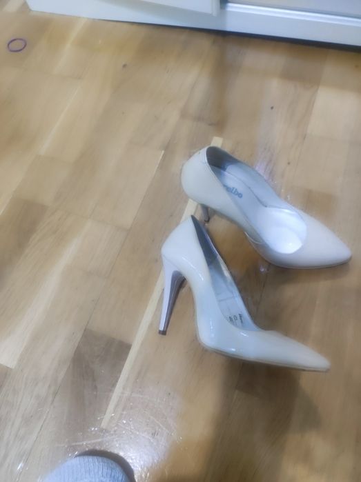 Pantofi eleganți