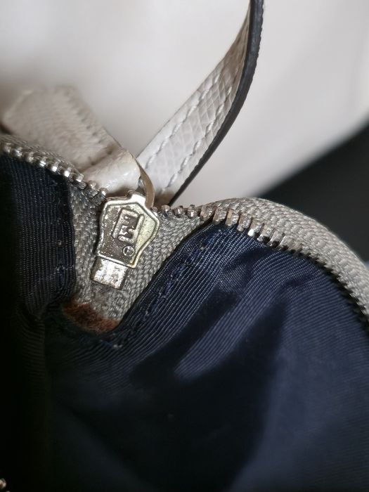 Fendi оригинална дамска чанта от естествена кожа